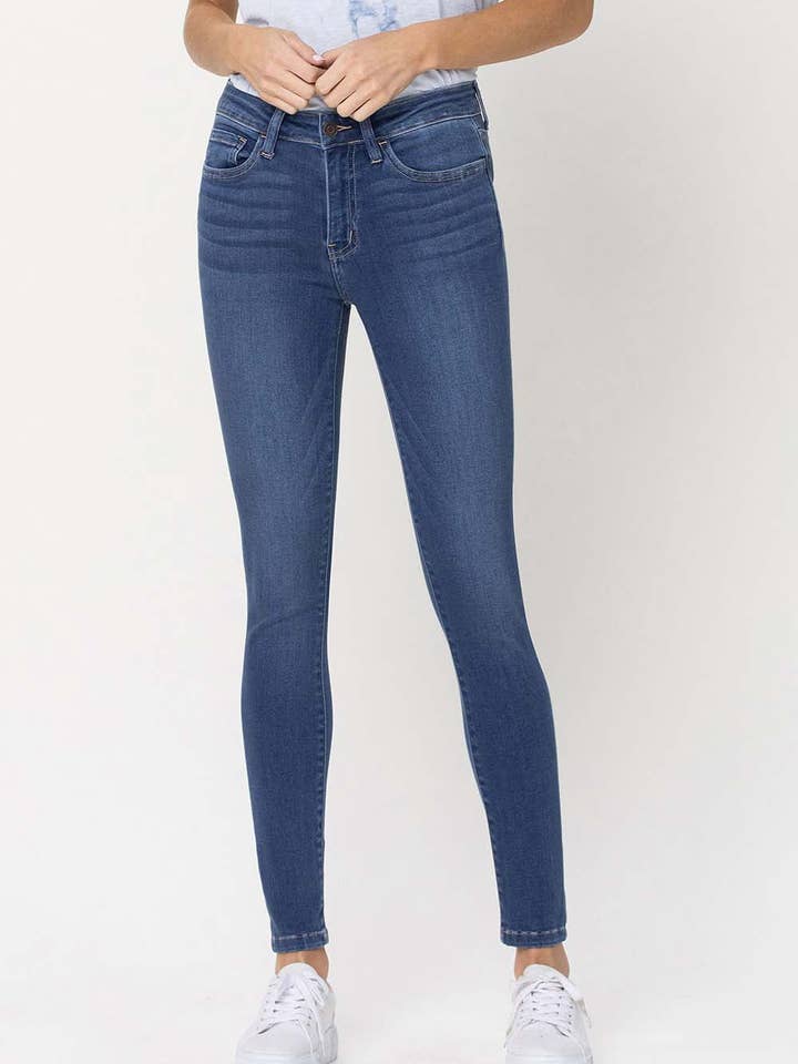 JEAN SKINNY SUPER DOUX À TAILLE MOYENNE G1009L pour la vente par FLYING MONKEY