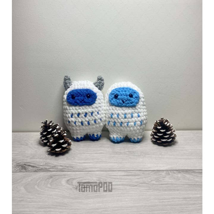 TOMOPOD LLC - Wholesale Christmas Decoration - Crochet Abominable Snowman Plushie Toy, Christmas Decor Gift1