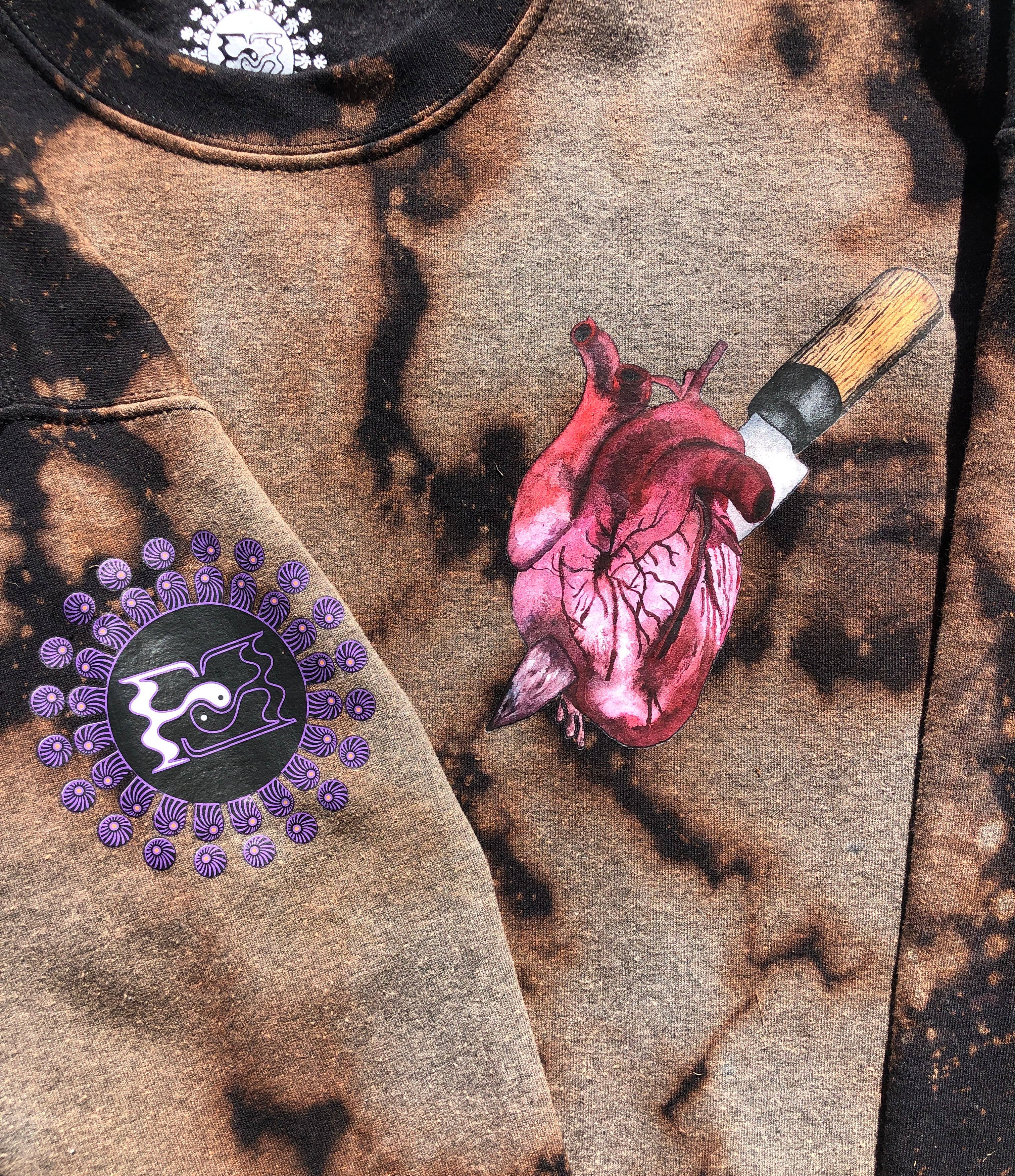 Flow Era - Venta al por mayor Camiseta estampada - Unisex - Jersey decolorado negro «Heart Pains» - Camiseta de ropa urbana4