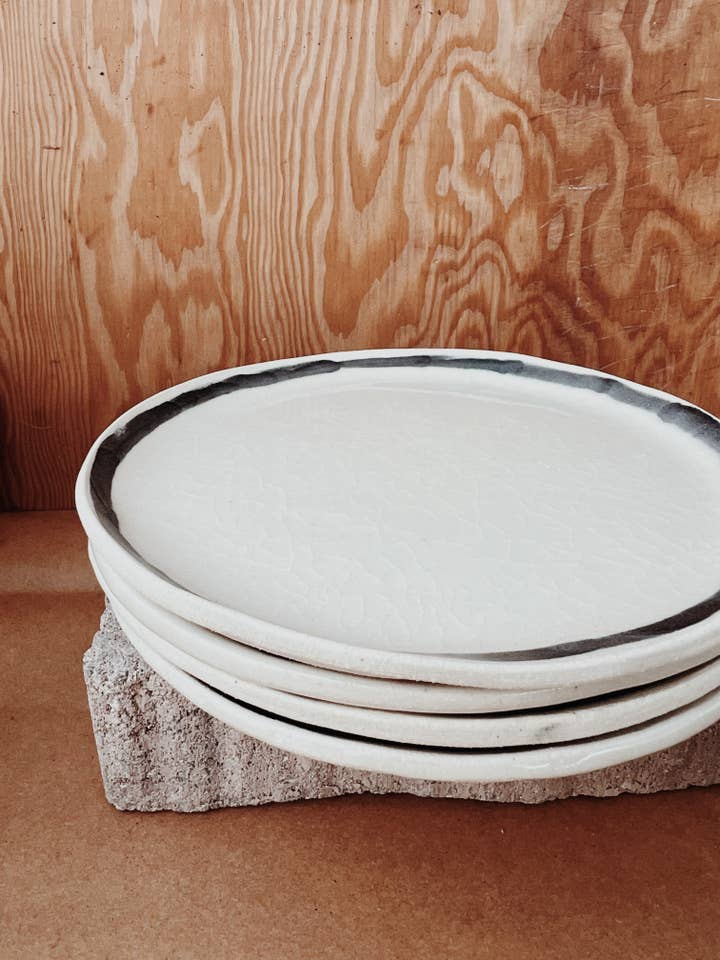 Black + White Plate for wholesale by isiko
