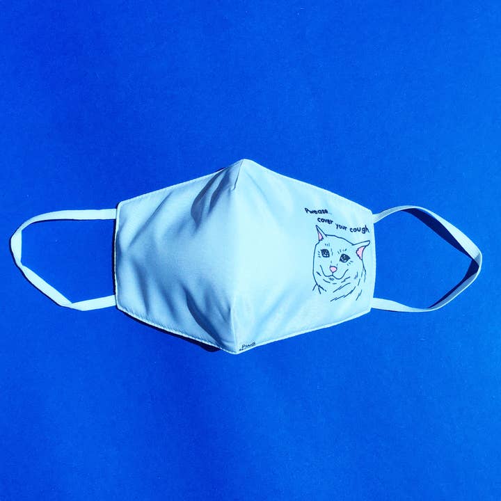 Chonky Goods by Ping Hatta. Studio – wholesale Medicinsk mask – Tygmask - Sad Cat Meme Pwease täcker din hosta