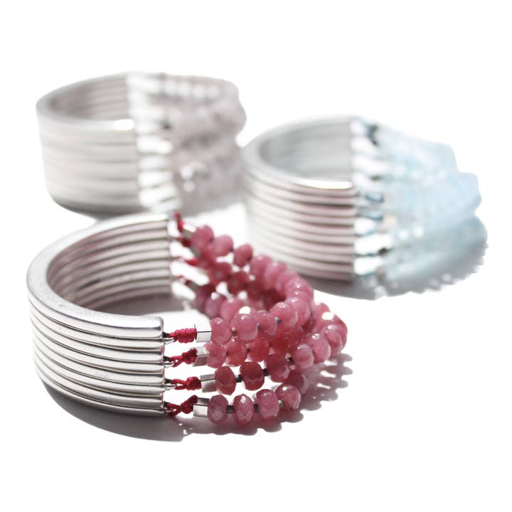 Bracelet en perles minérales VALLEDUPAR avec fermeture magnétique pour la vente par Araracuara