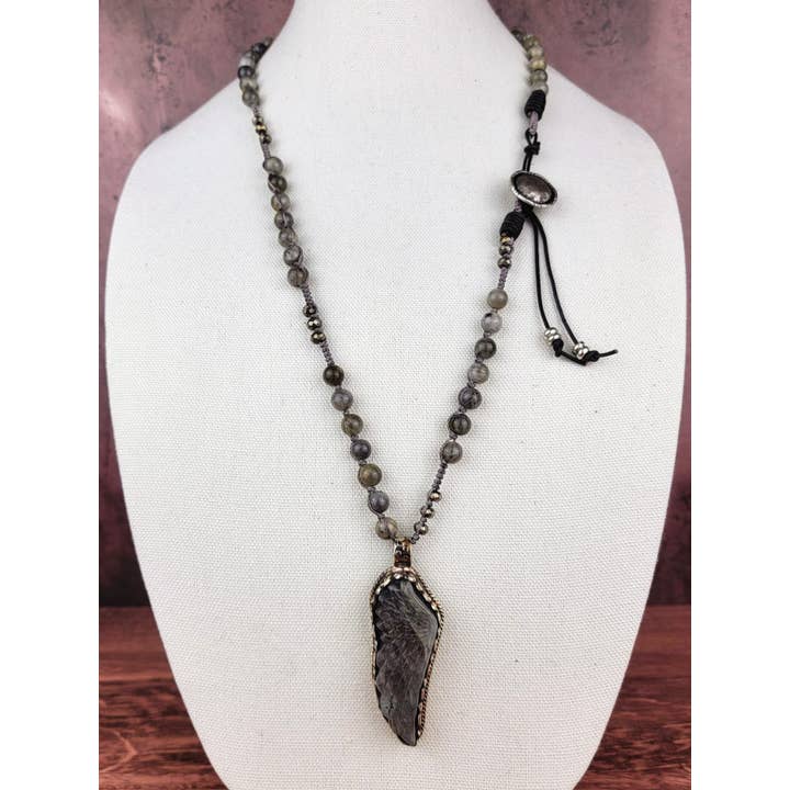 ZINC Designs - Wholesale Pendant/Charm Necklace - Labradorite Angel Wing Necklace