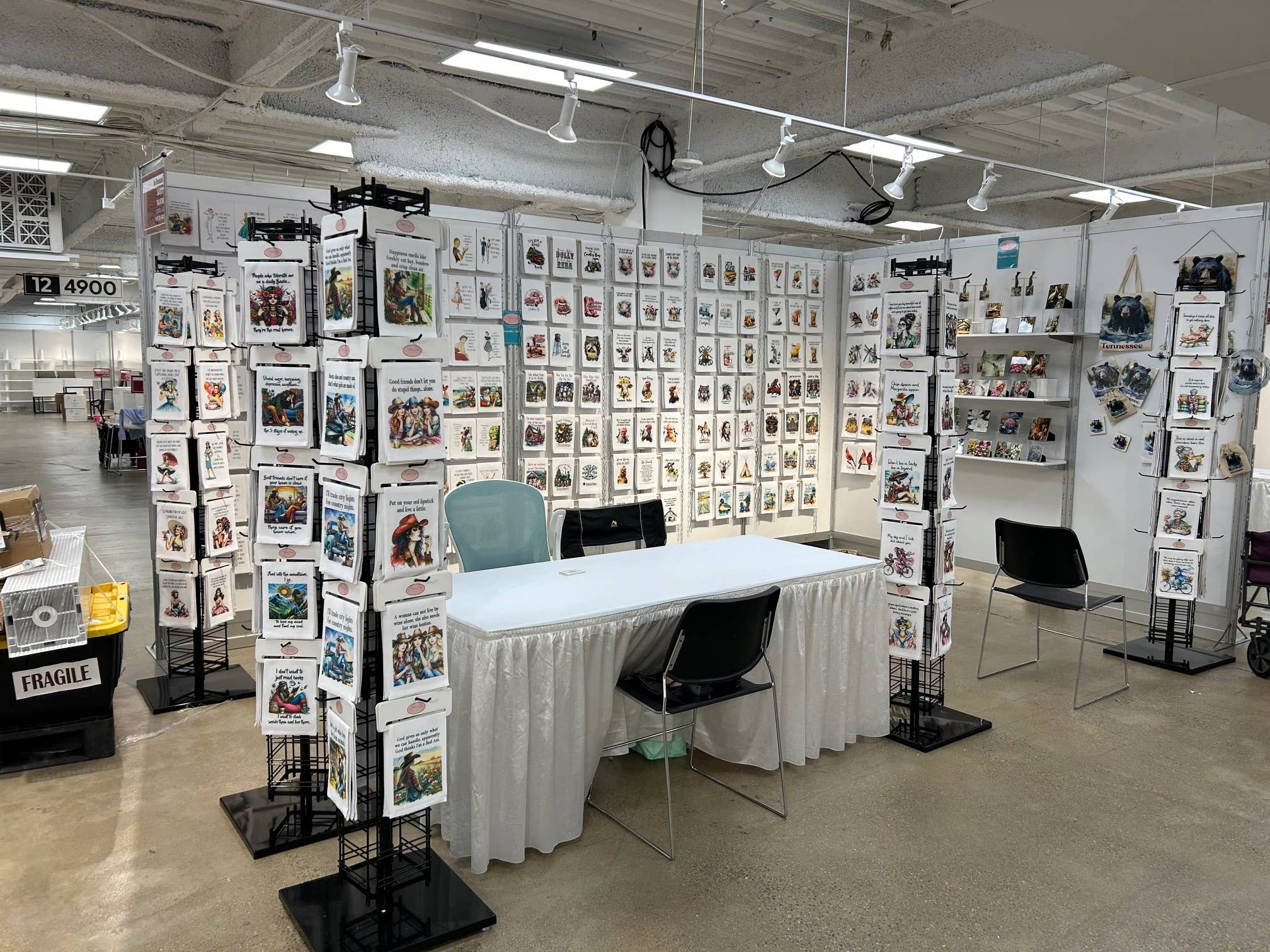 Sassy Talkin - Wholesale Retailer Display Stand/Case - Spinner Rack Display for 20 towels ( towels not included) with 20- 4" hooks2