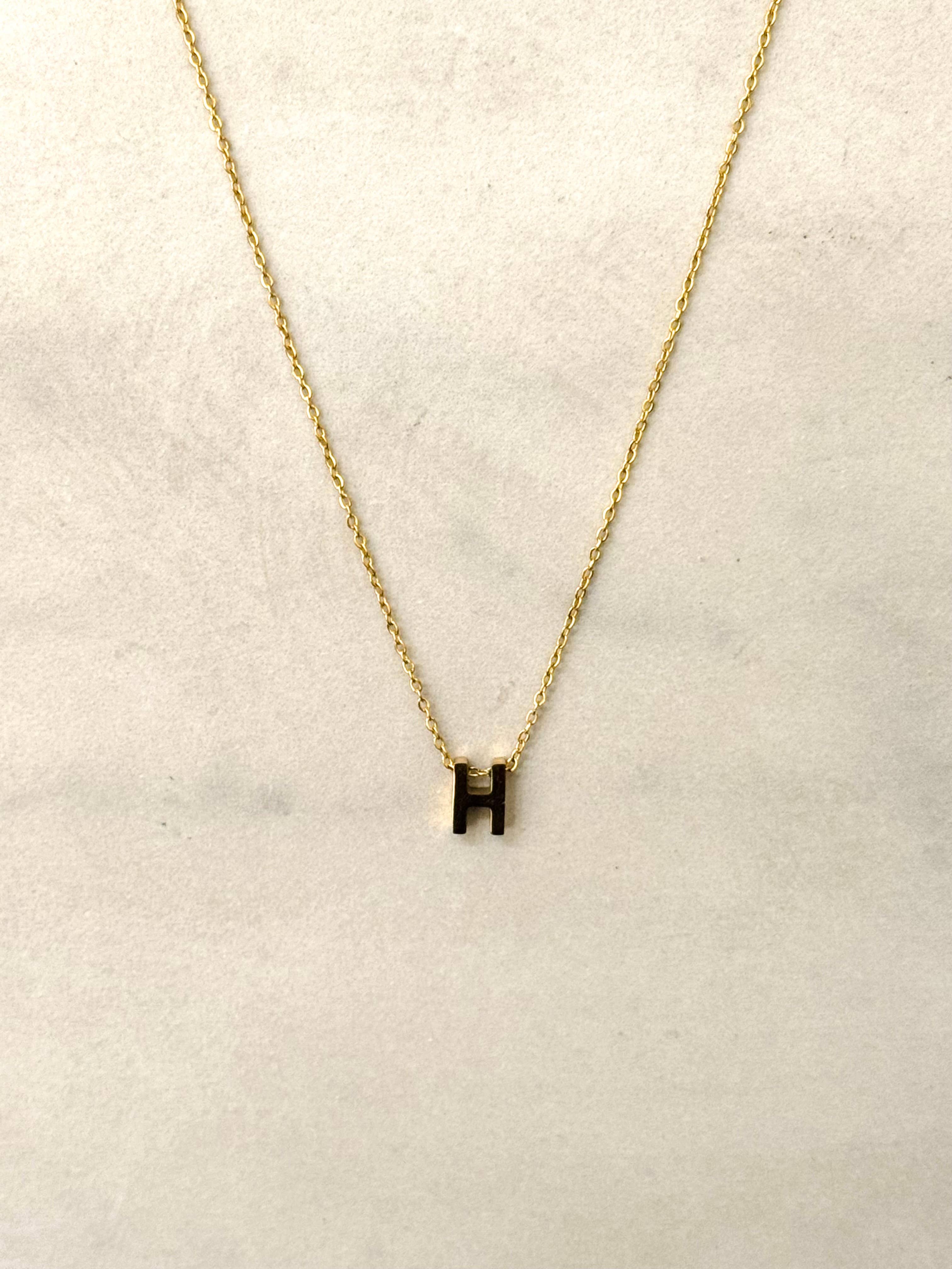 Cassette Barcelona - Wholesale Pendant/Charm Necklace - Initial Charm Necklace Gold All Letters12