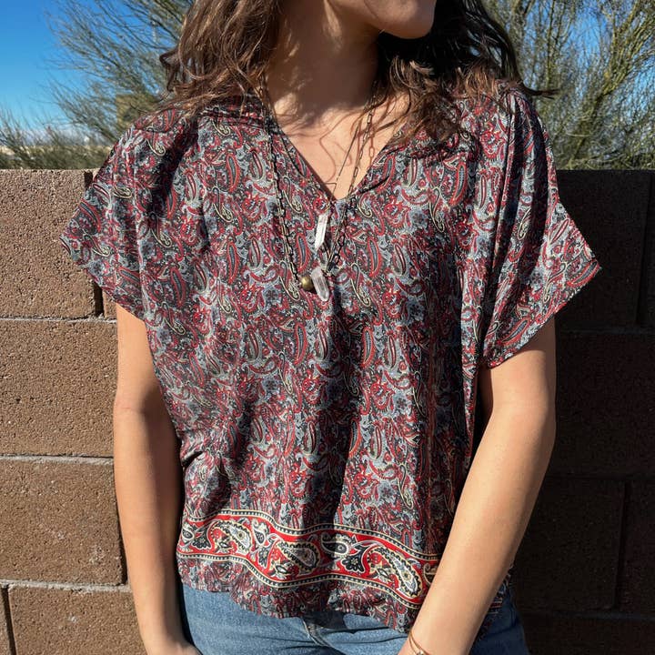 Seeds - Vente Chemisier – femme - Blouse en soie | 100 % soie, motifs uniques, col en V, taille unique1