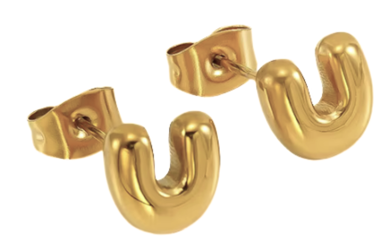 Gult guld HoopLa boblebogstav mini ørestikker i stål med 18K guld for engroshandel på Faire22