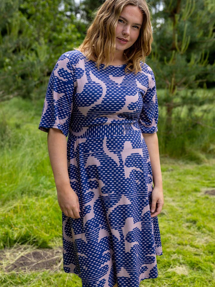 Robe Modal SS Daneviborg Caille/Bleu Foncé HALFTONE pour la vente par Danefae København