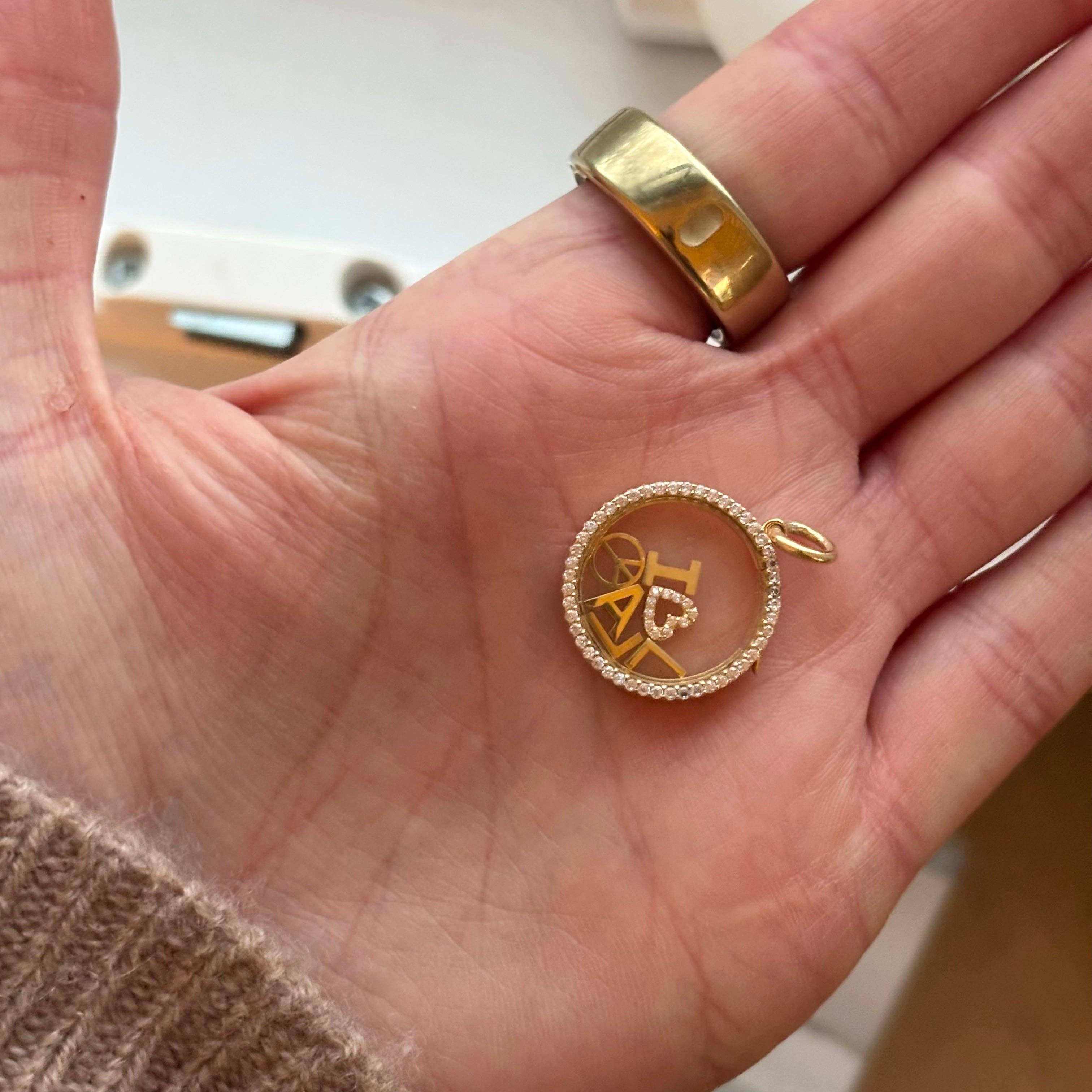 LB Beadz – Großhandel Medaillon-Ketten – Kleiner schwebender Pavé-Anhänger Medaillon5