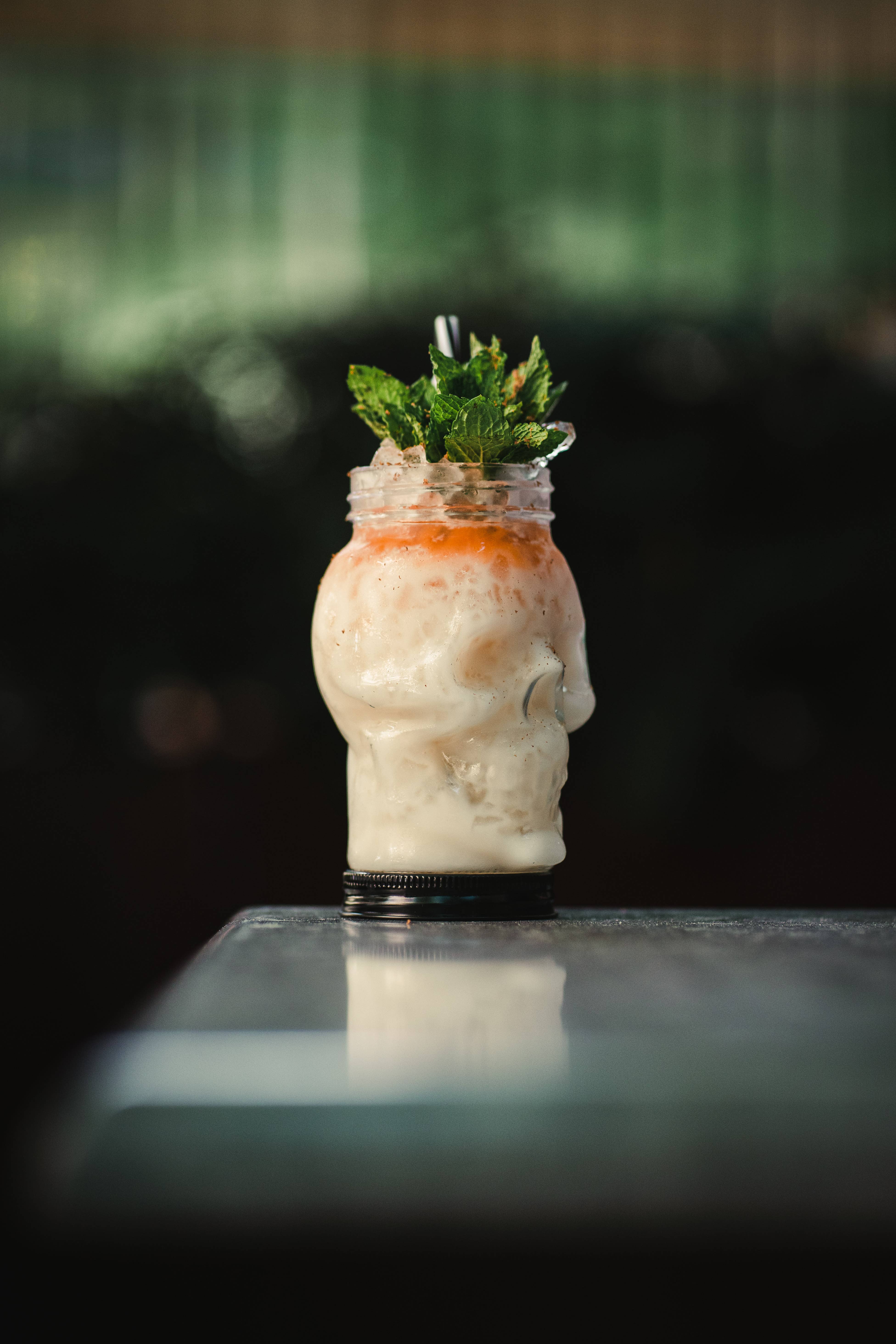 Hospitality Glass - Vendita all'ingrosso Barattoli - Barattolo da 17,5 oz a forma di teschio1