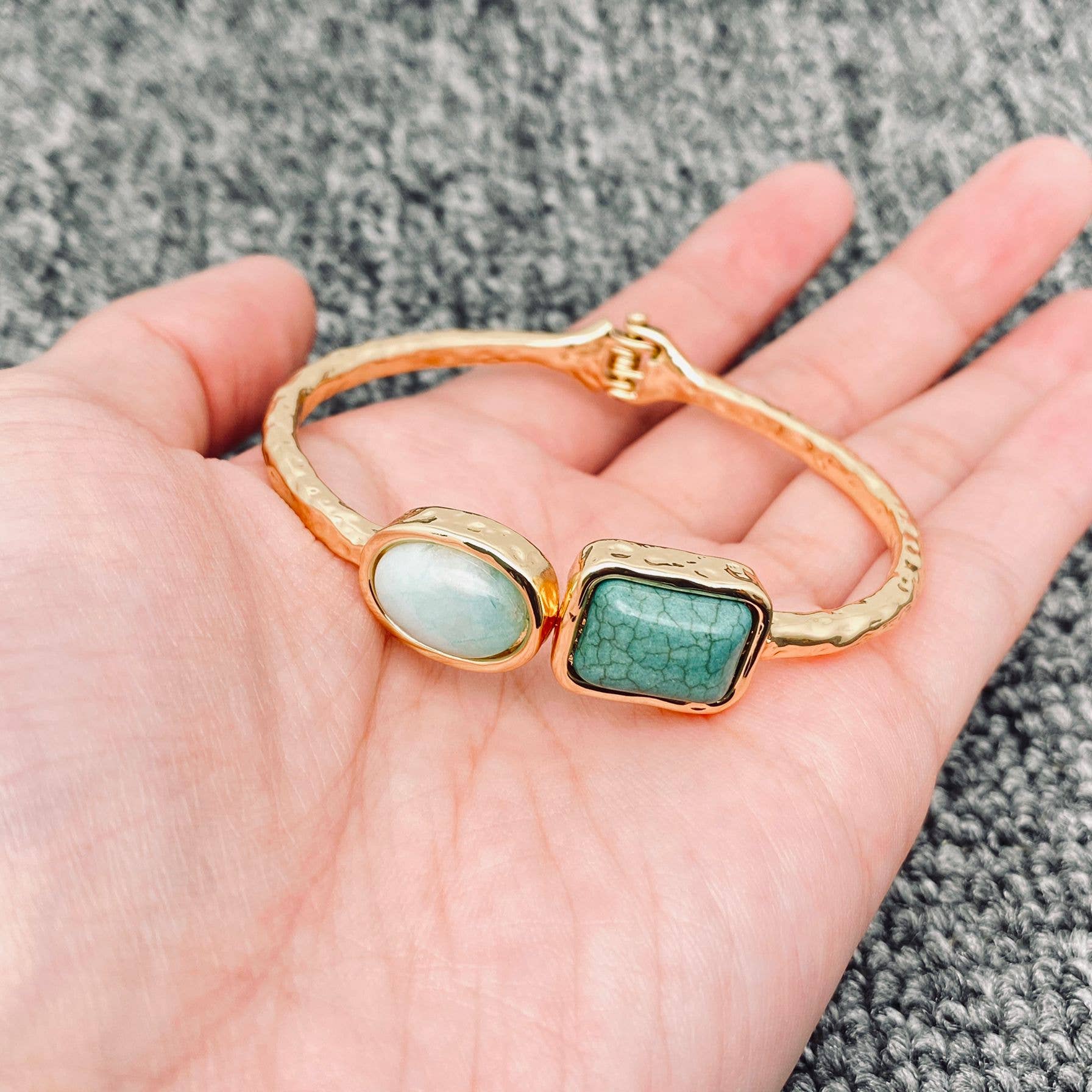 Mio Queena - Wholesale Cuff Bracelet - Vintage Inlaid Stone Gilded Bangle & Elastic Bracelet  - CS0