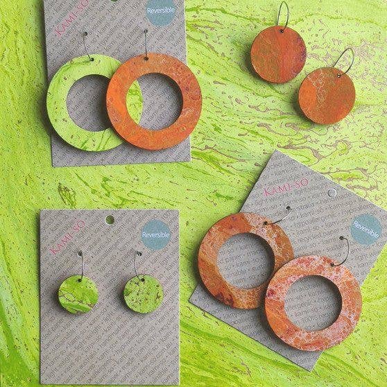 Pendientes circulares reversibles de papel reciclado, verde y dorado/naranja para venta al por mayor de Kami-so