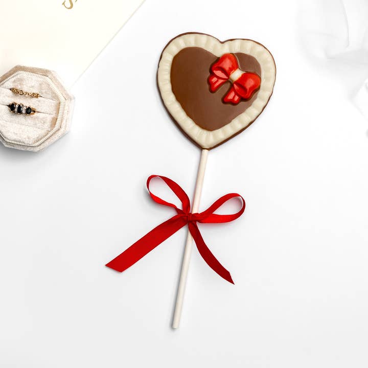 Bow-tiful Heart Lolly for wholesale by Enjou Chocolat