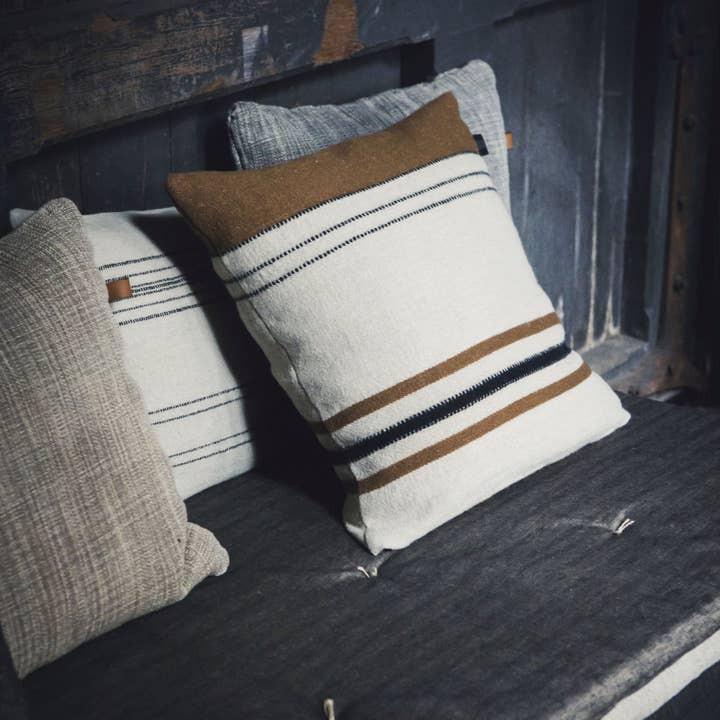 Libeco Home - Venta al por mayor Cojines para sillas - Funda de almohada Foundry con diseño de cera de abeja, 63 x 63 cm