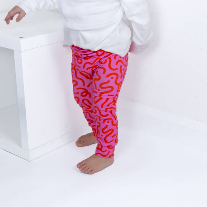 Fred & Noah - Wholesale Fashion Leggings - Kids - Pink Squiggle Print Leggings5
