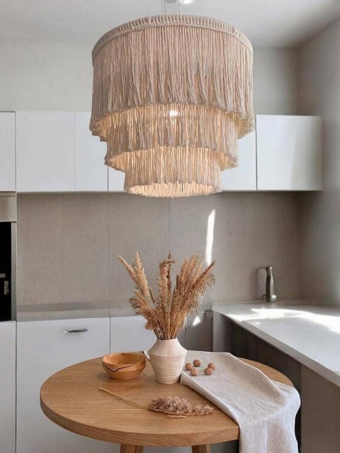 Luminaire Bohème, Lustre à Franges, Suspension pour Chambre d'Enfant, Abat-jour en Macramé, Éclairage à Pompons, pour la vente par Joy's Arts