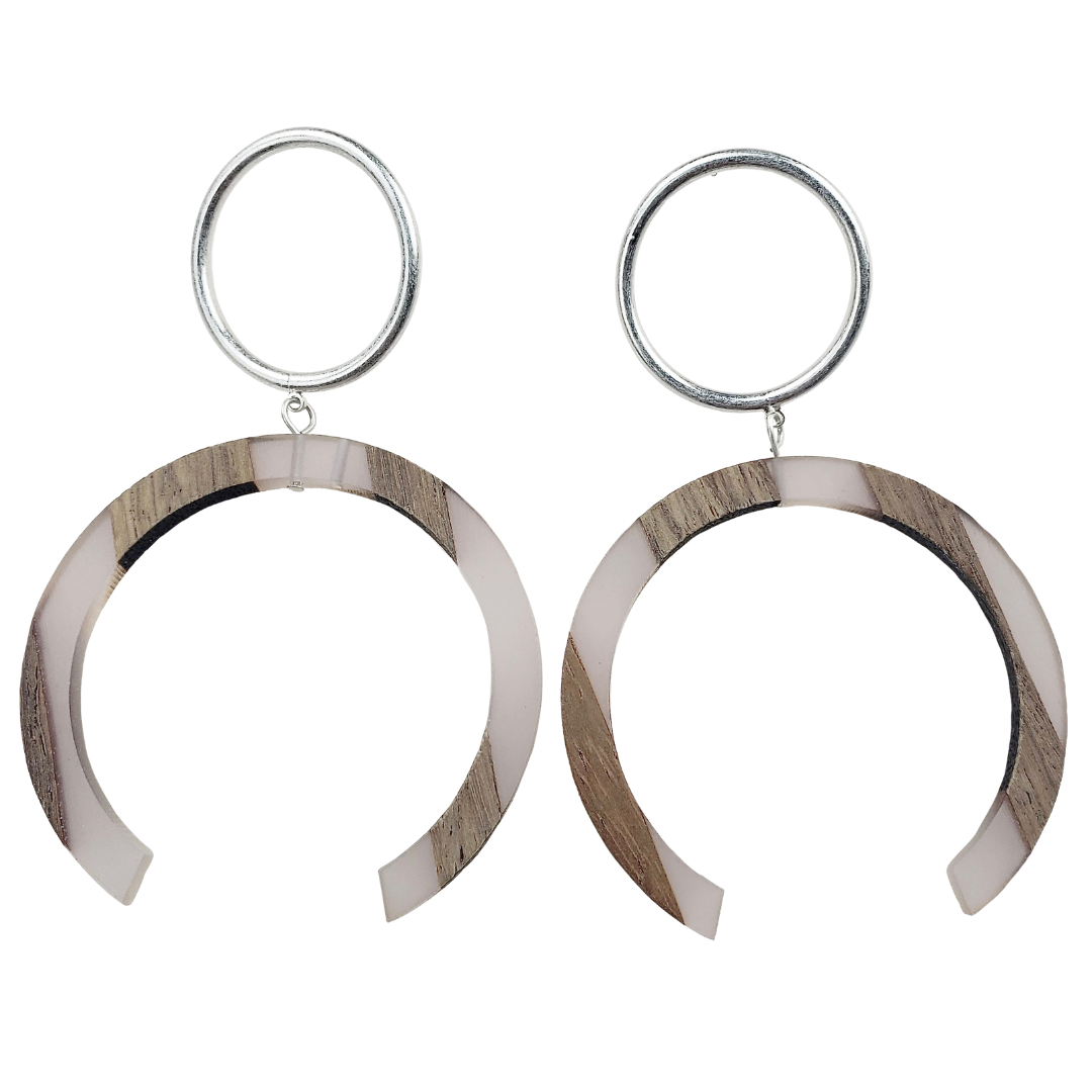 Sweet Lola Inc. - Wholesale Dangle Earrings - Bisou - light pink resin and wood horseshoe earring, silver0