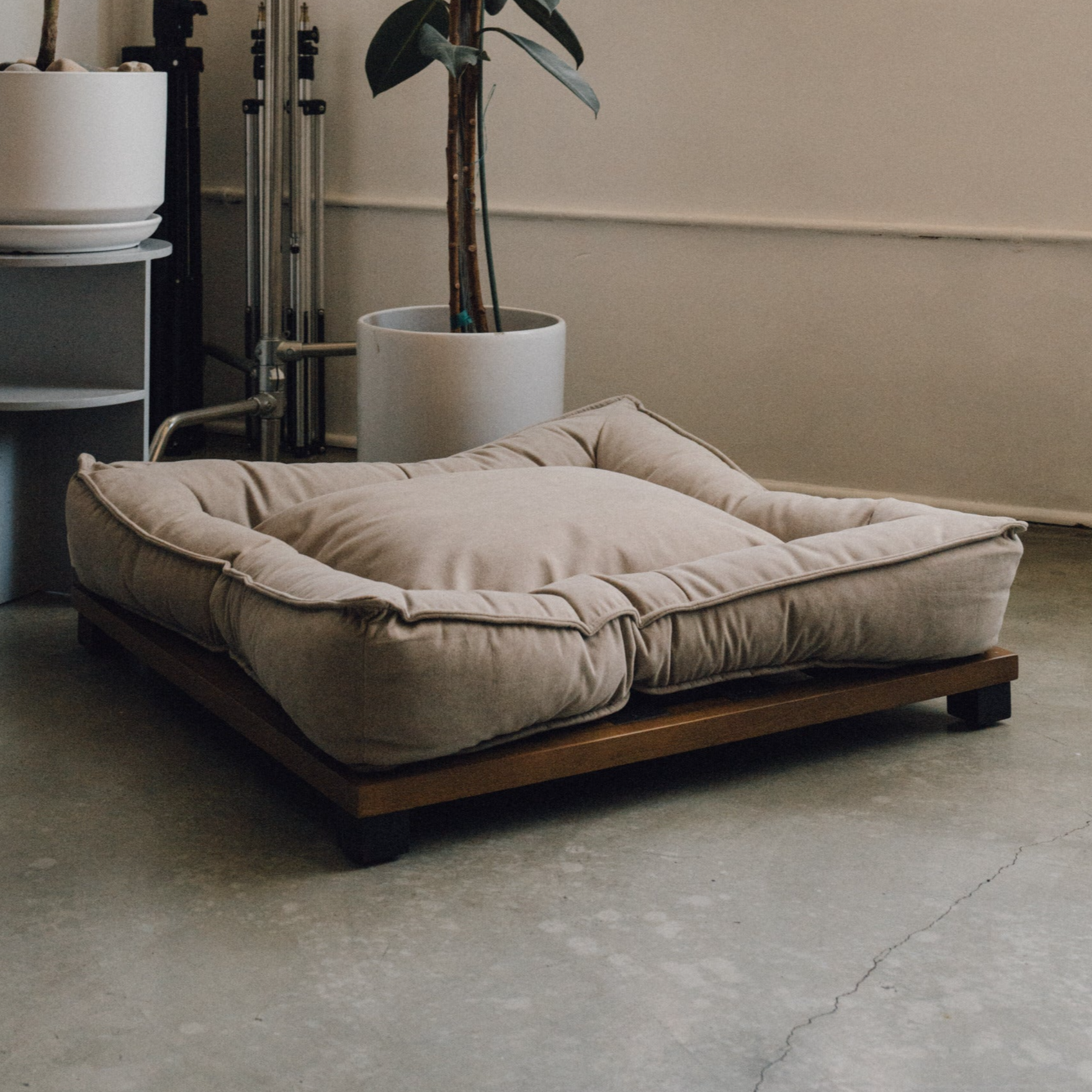 WHISKERHAUS LLC – Engroshandel Seng - Kat/hund – WHISKERHAUS Premium Moderne Luksus Katte- og Hundeseng - HARLOW1