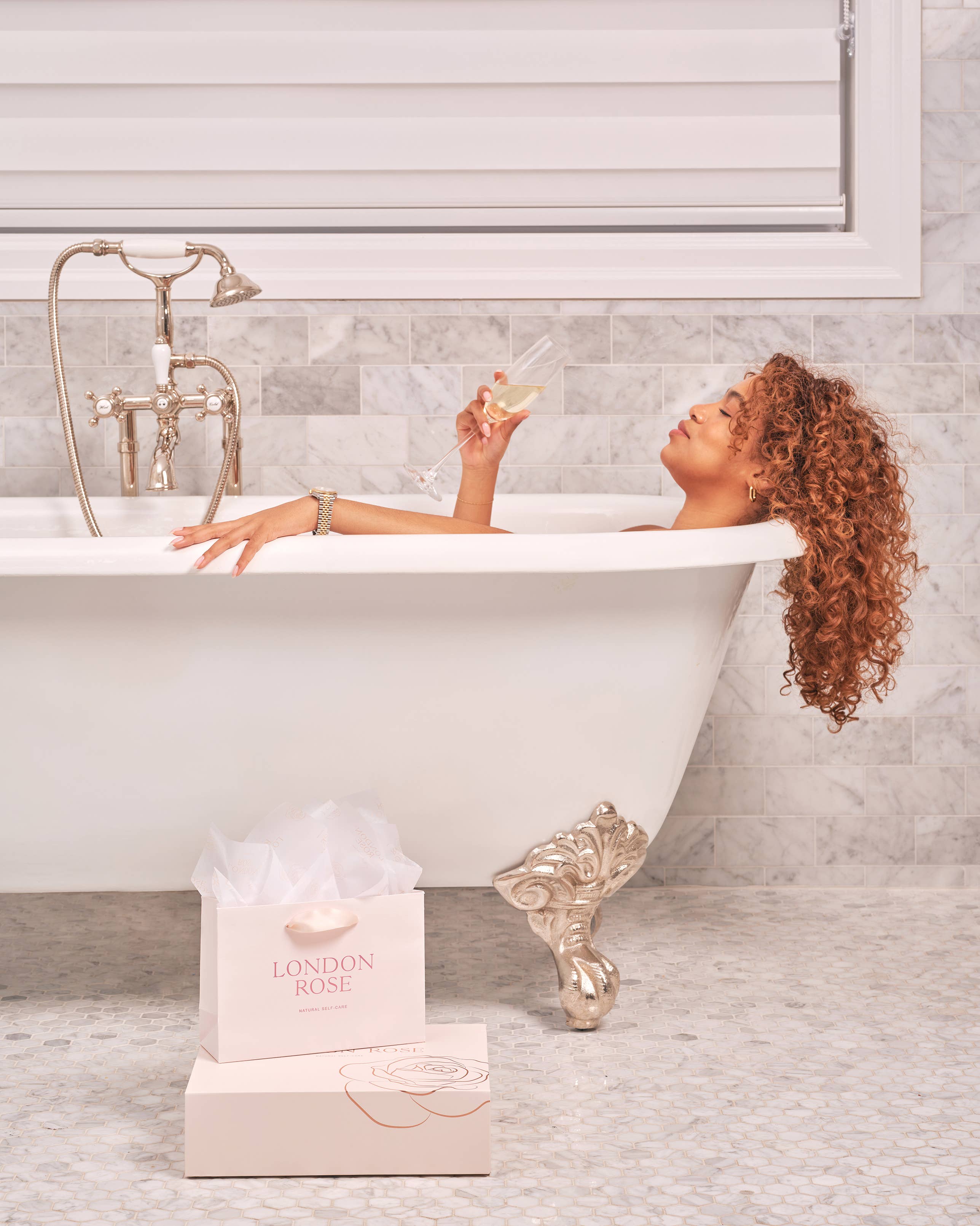 LONDON ROSE - Wholesale Bath Bomb/Fizz - LUXE ROSE PETAL BATH SALTS2