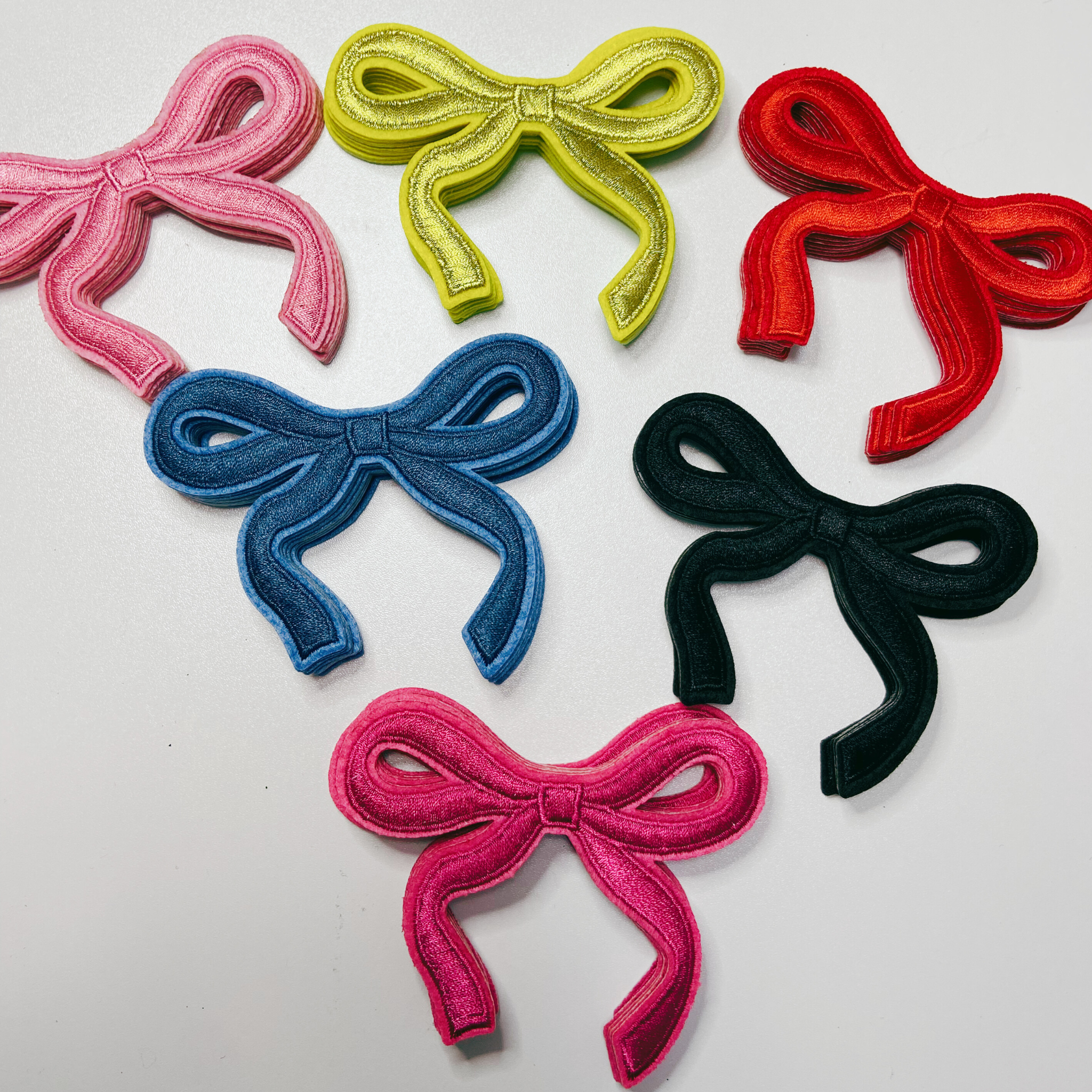 TEELUX – wholesale Lapp – 3,75" Broderade rosetter (Välj din färg) - Broderad hattmärke6