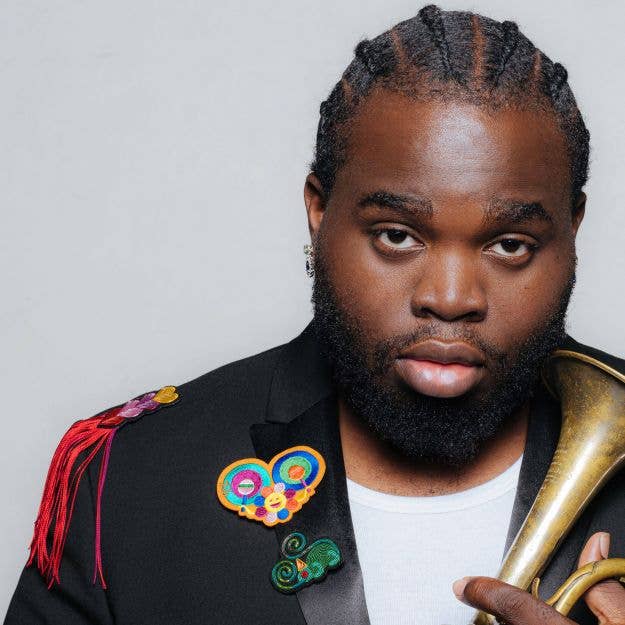 Macon & Lesquoy - Wholesale Brooch - Hand embroidered shoulder pad - Majorette3