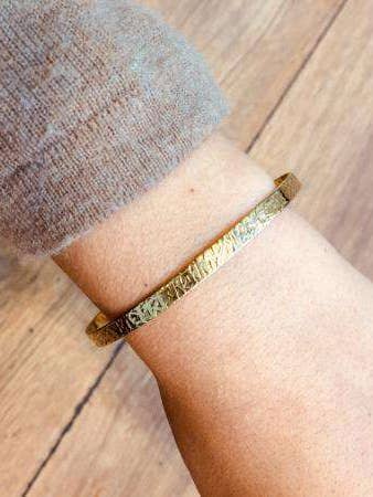 Line Bracelet for wholesale by Urbiana