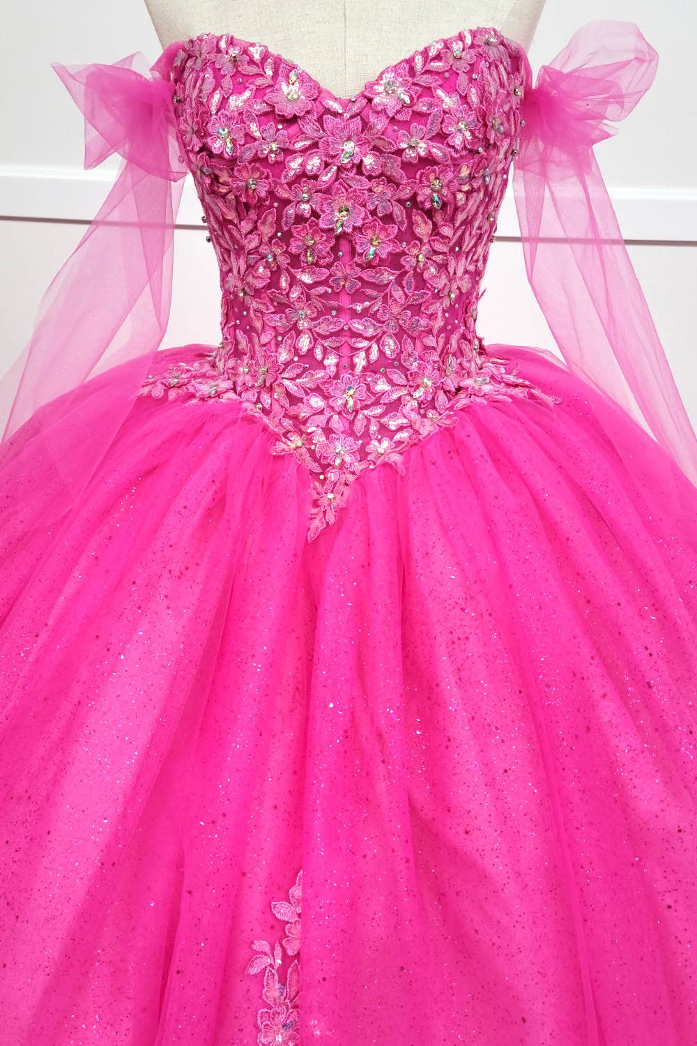 Chicas - Wholesale Jurk - Dames - Kweepeerjurk met schoudervrije strik op sjerpen CHF30868