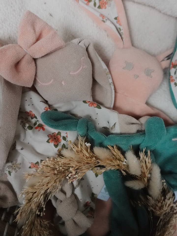 Louis & Jules Stambouli Conseil – Großhandel Sicherheits-/Kuscheldecke – Baby – Doudou Schwamm-Haargummi – Babyvögel11