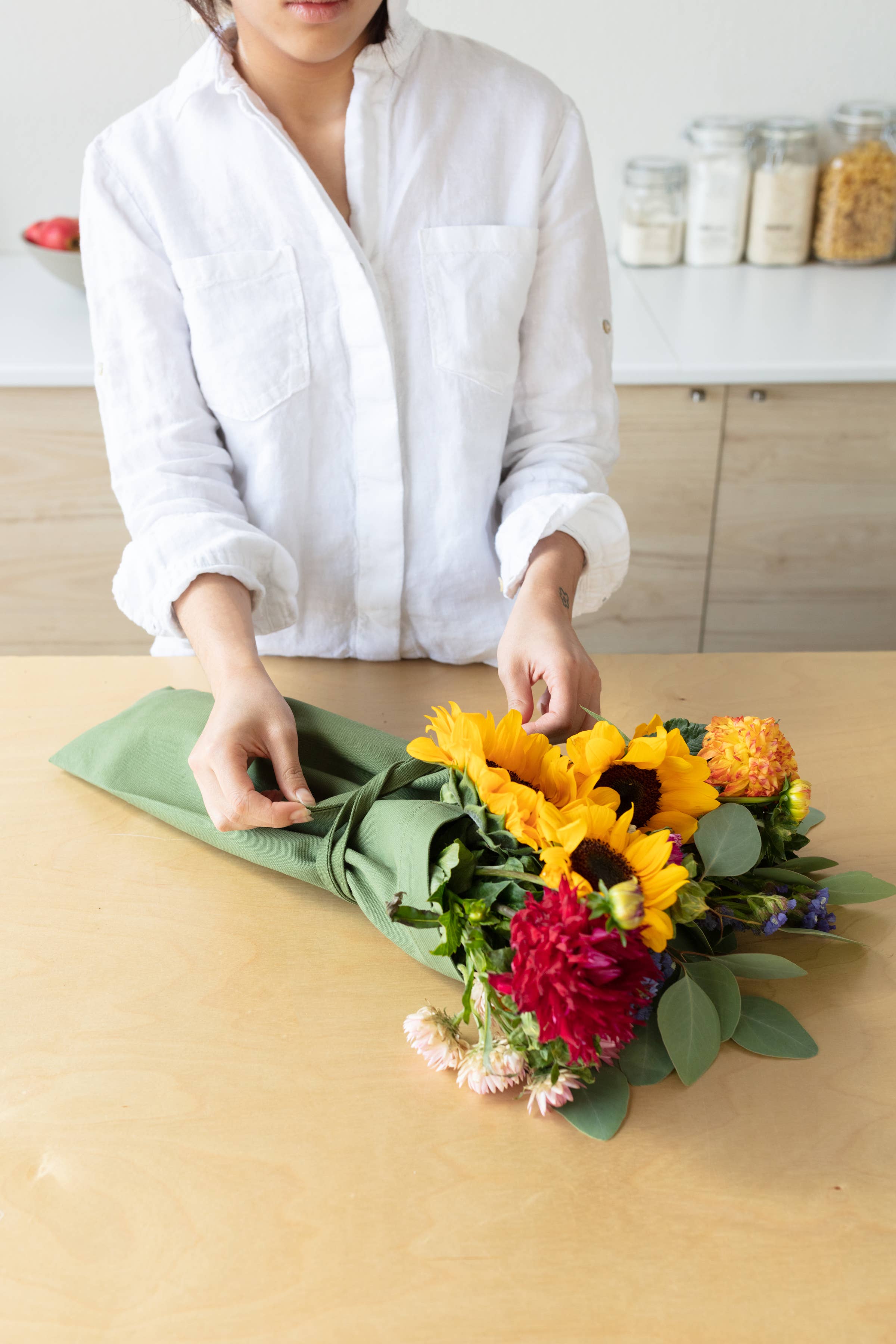 Aplat LLC - Wholesale Tote Bag - Women's - Jardin Bouquet Tote - Olive6