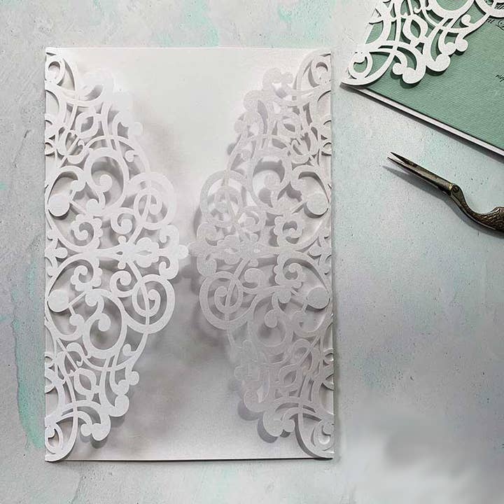 Imaginediy – wholesale Invitations – Lavish Laser Cut Invitation - White1