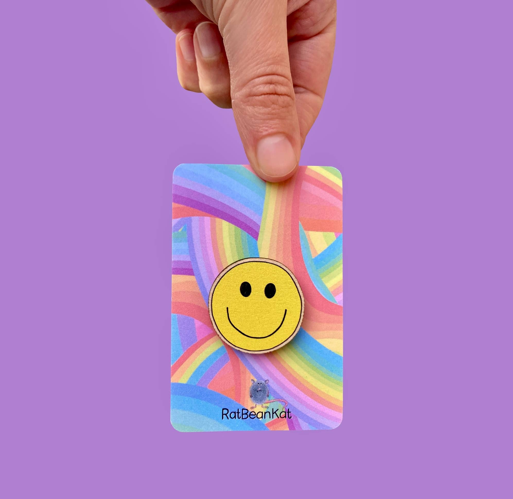 RatBeanKat – wholesale Lapel pin/button – Little happy smiley face wooden pin badge