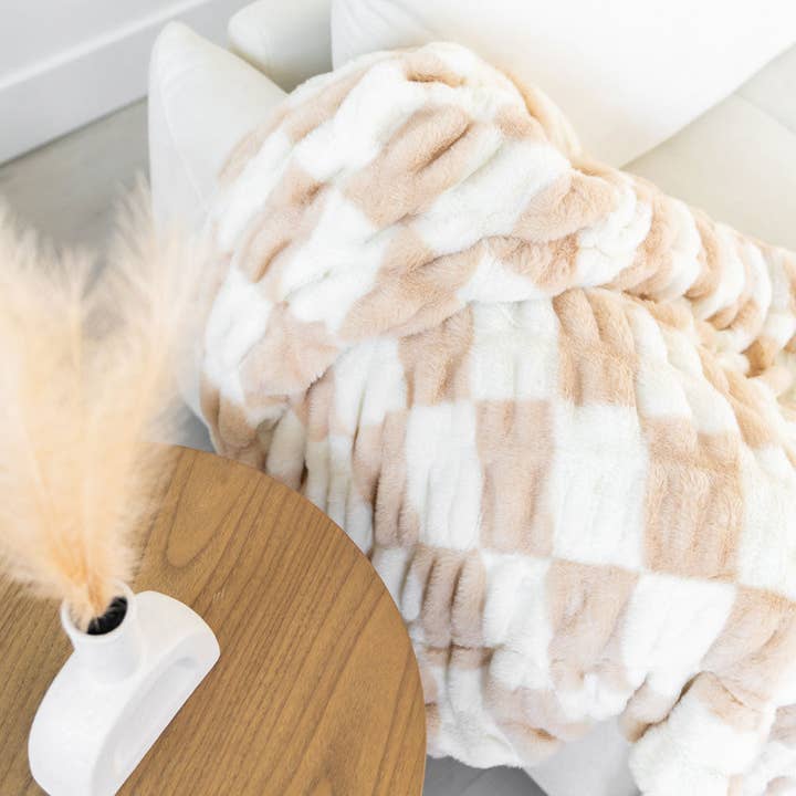 Laree + Co. - Wholesale Bedding Blanket - Kids & Baby - LuxeCloud Blanket2