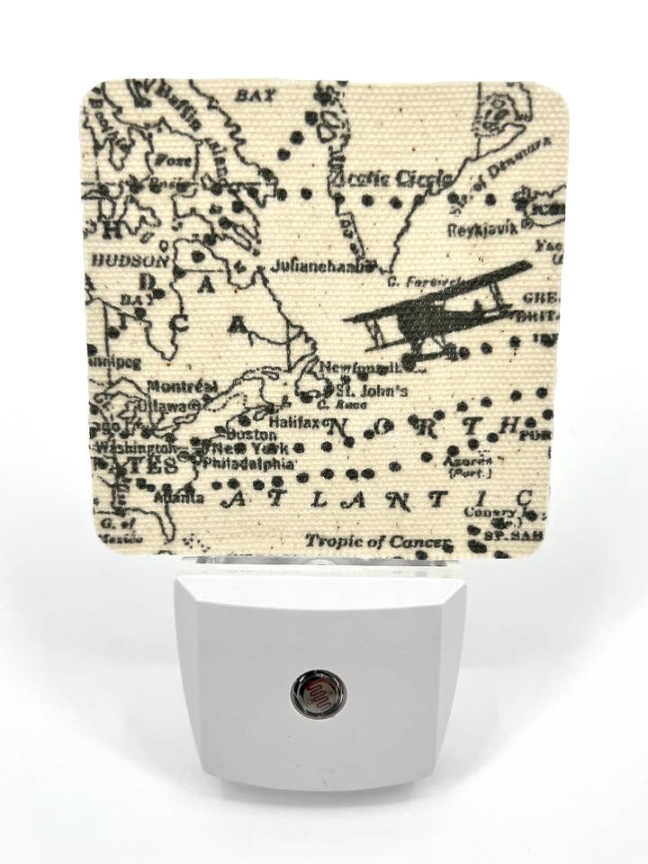 Mapas y Aviones Luz Nocturna para venta al por mayor de Rusty Canvas