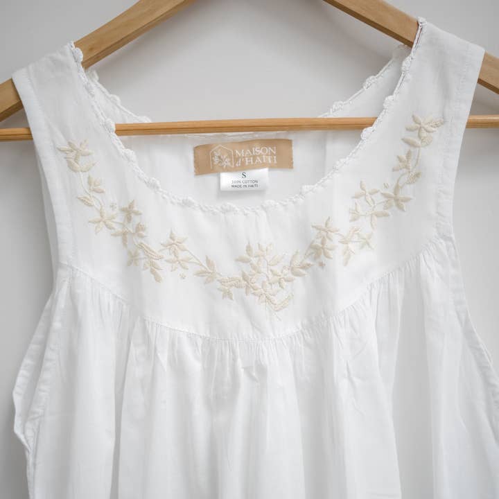 Camisón de algodón bordado - Diseño floral en crudo para venta al por mayor de Maison d' Haiti