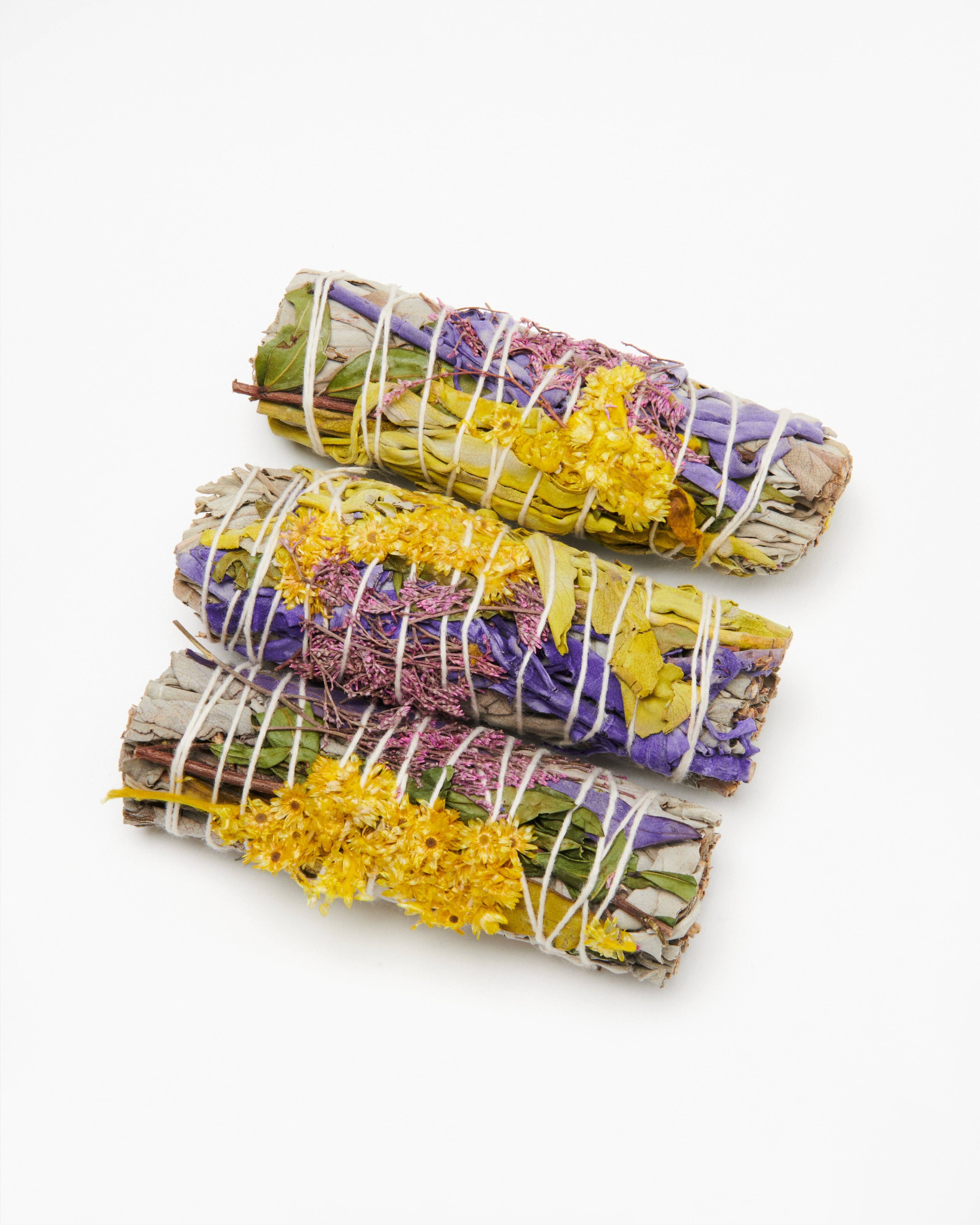 Liv Rocks - Wholesale Smudge stick - White Sage with Calendula Flower Smudge Wand