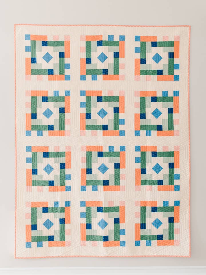 Motif de couette Circuit pour la vente par Love Sew Modern