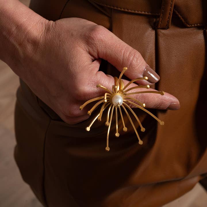 Verstellbarer Gold-Statement-Ring mit Süßwasserperle für den Großhandel von Laka Luka