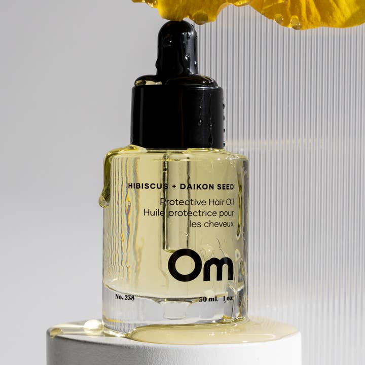 Om Organics Skincare - Wholesale Hair Oil - Hibiscus + Daikon Seed Protective Hair Oil4