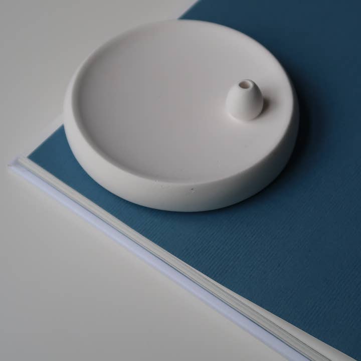 Jeune Home – wholesale Incense holder – Scandi Round Incense Holder2