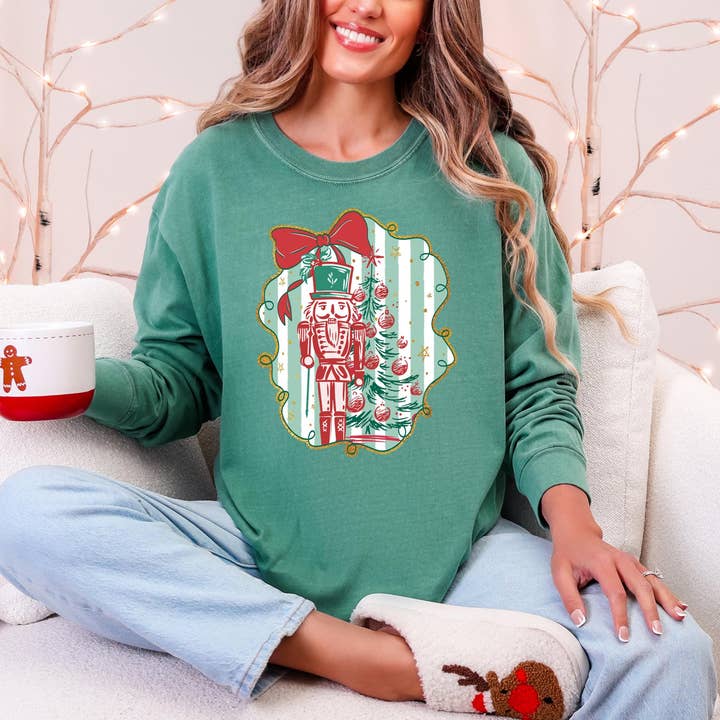 Maglietta Vintage Schiaccianoci & Albero di Natale, Maglione con Fiocco Natalizio per la vendita all'ingrosso da parte di Glaime