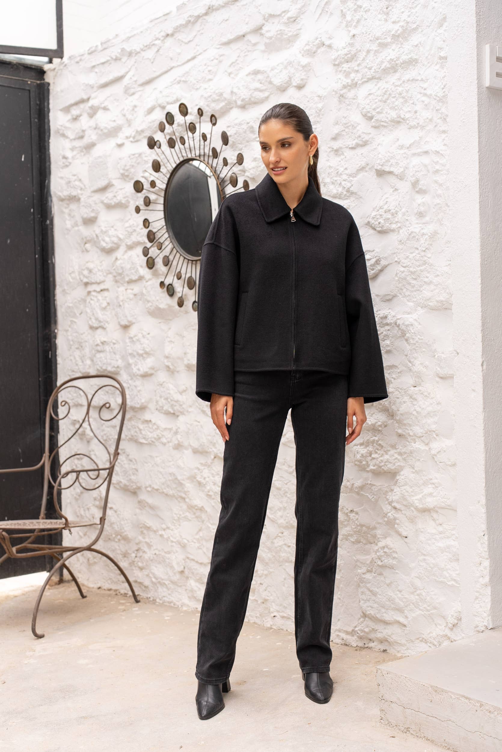 Attentif Paris - Wholesale Coat - Women's - Hand-sewn short coat in blended wool with zip closure14