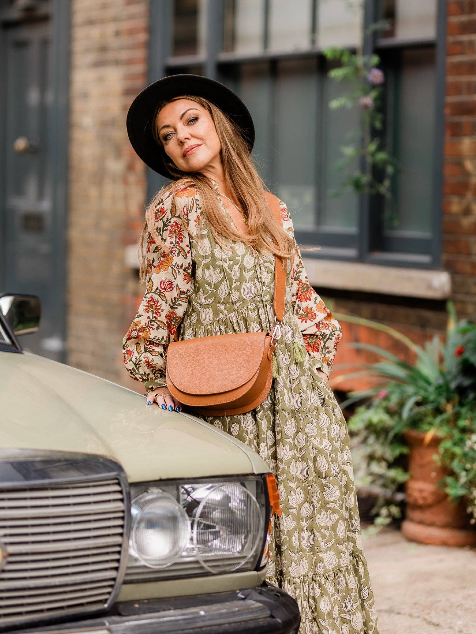 ‘DESTINY’ DRESS FOLIAGE for wholesale on Faire3