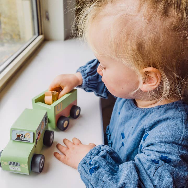 Orange Tree Toys – wholesale Toy car/truck – Child – NEW! Wooden Farm 4x4 with Horse Box and Horse2