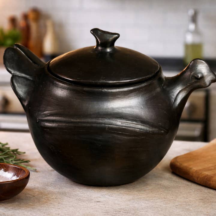 Lergryde til tilberedning af høne - Uglaseret crockpot-casserole for engroshandel hos Authentic Origin Colombia