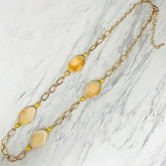Lange ketting met lagen van gele jade en gouden schakels voor wholesale door Anita K By Blushing Pink