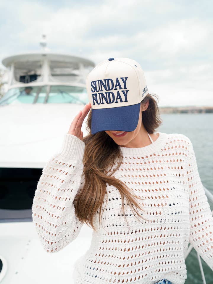 Dimanche Amusant - Casquette Trucker Vintage Marine pour la vente par KENZKUSTOMZ