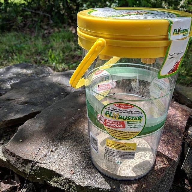 FlyBuster - Wholesale Insect Repellent - Flybuster Garden4