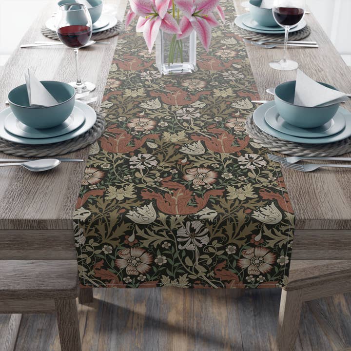Chemin de table inspiré par William Morris - Collection Compton (Moor Cottage) pour la vente par Willy Morris Home Emporium
