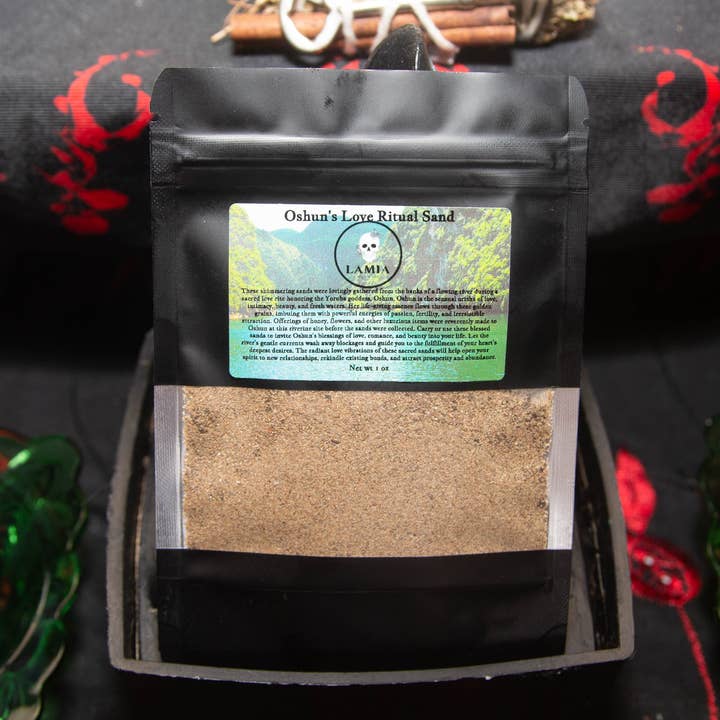 Sable rituel d'amour d'Oshun pour la vente par Belladonnas Botanicals