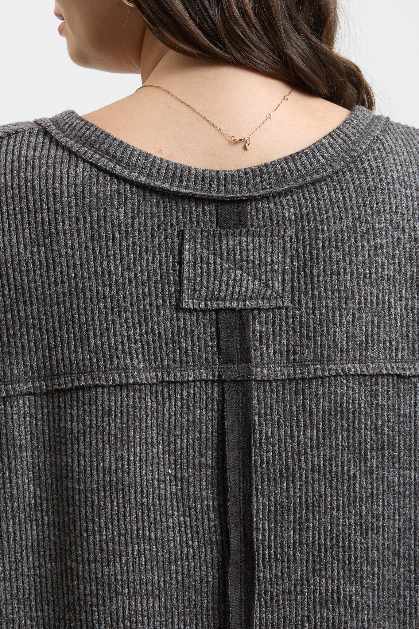 Blu Pepper - Wholesale Knit Top - Women's - PLUS V NECK ASYMMETRICAL HEM LONG SLEEVE KNIT TOP4